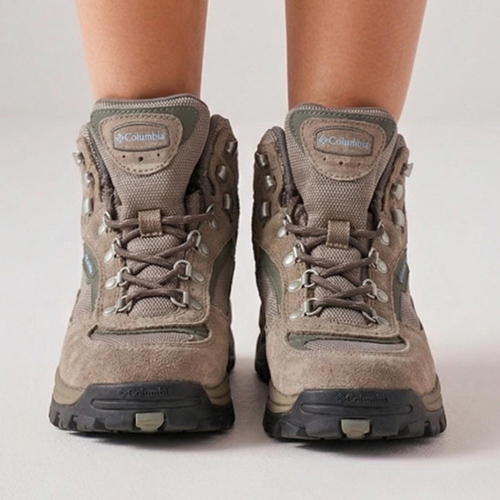 Columbia Hiking Boots 8.5 Women's